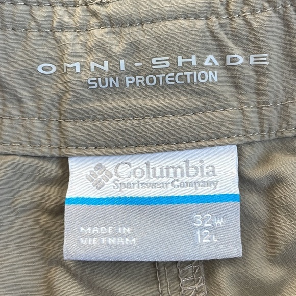 Columbia Mens Khaki Omni- Shade Regular Fit Outdoor Shorts, 12” inseam, size 32 - Picture 2 of 11